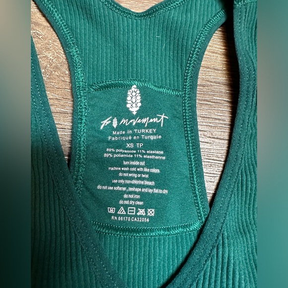 Free Throw Crop Tank Top - Picture 4 of 4